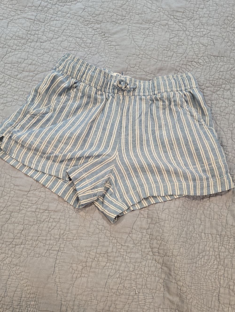 Old Navy Girls Medium(8) Blue and White Striped Pull-On Shorts
